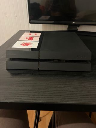 Play Station 4 500gb con mando y juego