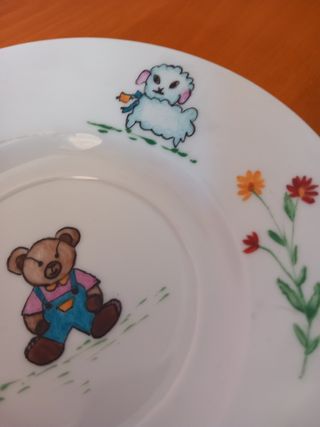 Tazza con piattino decorati a mano