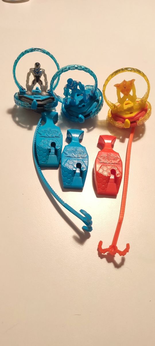 Lote de Peonzas max steel.