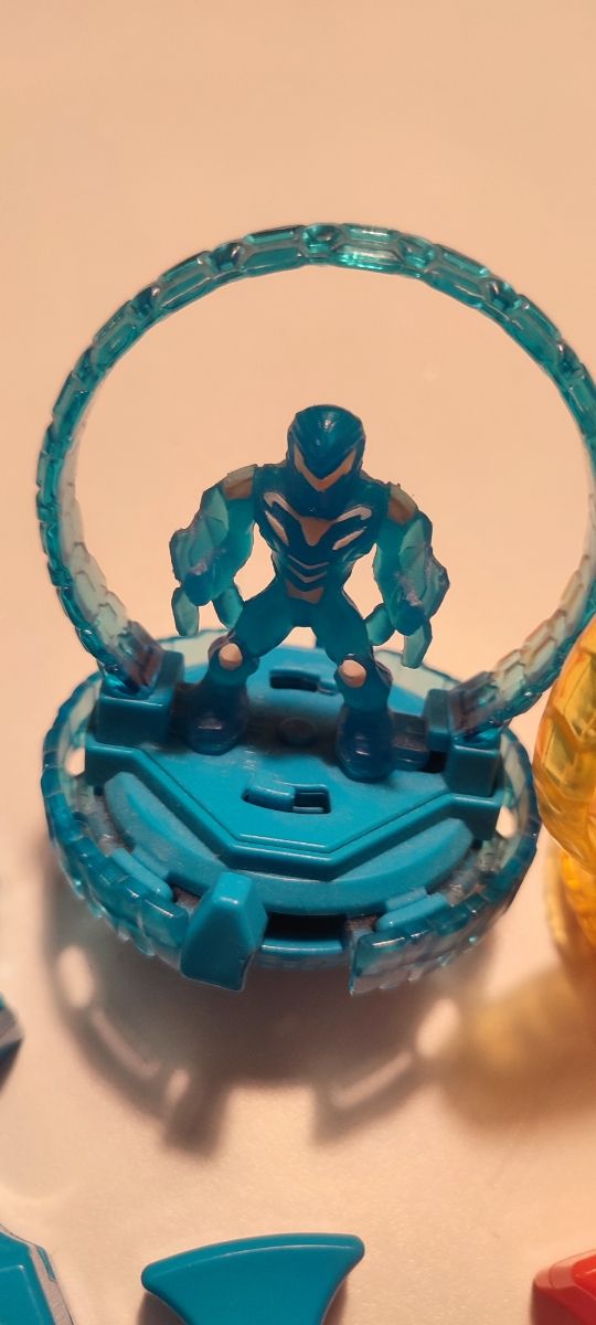 Lote de Peonzas max steel.