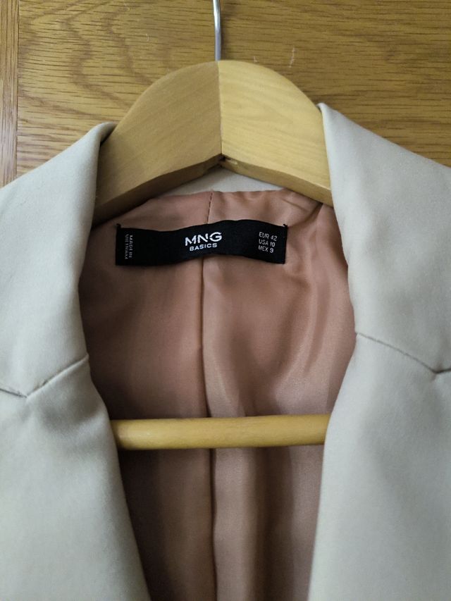 Blazer mujer color beis