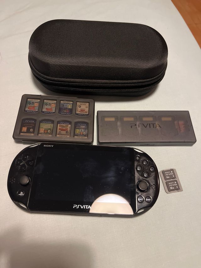 Psvita con 48 juegos y 2 tarjetas 32y4 gb