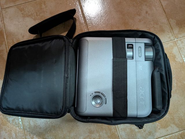 Proyector Acer XD1270D DLP • 2300 lúmenes • XGA •