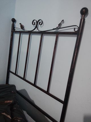 Cabecero de forja