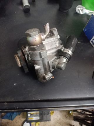 Bomba de dirección Audi A4 2001 1.9
