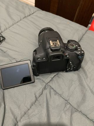 Camara canon eos 700d