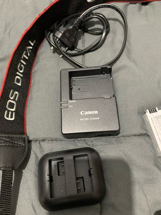 Camara canon eos 700d