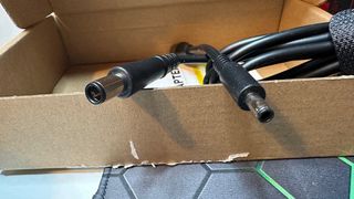 Cargador Dell 90w con adaptador 