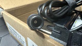Cargador Dell 90w con adaptador 