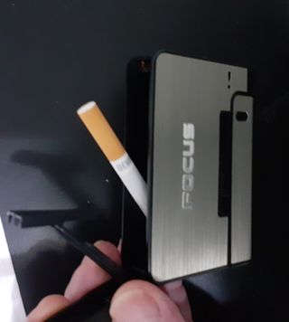 Petillera automática con encendedor.