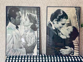 Dos posters gigantes de cine