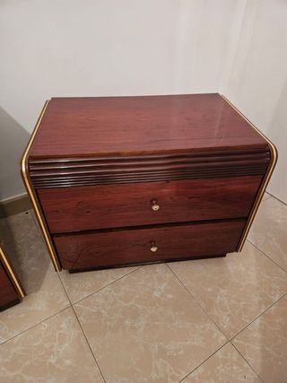 Cómoda y mesillas