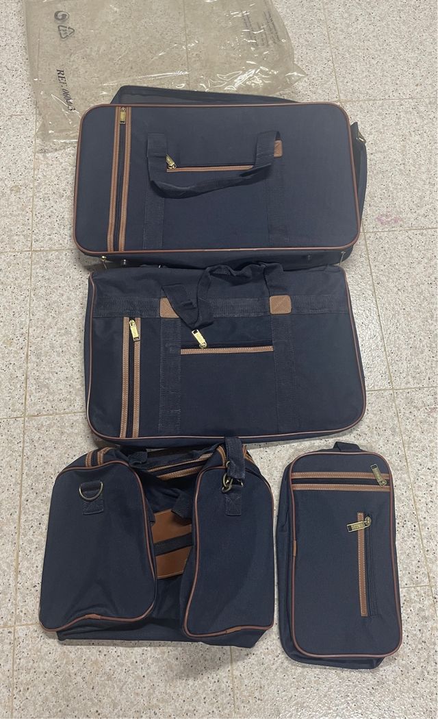 Juego de 4 maletas de viaje nuevas