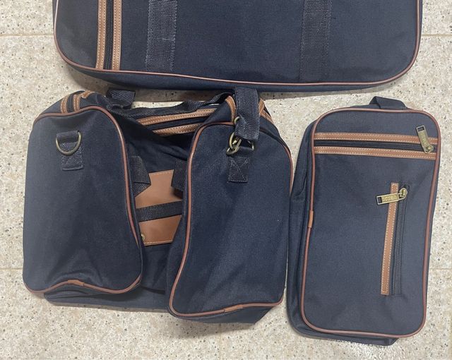 Juego de 4 maletas de viaje nuevas