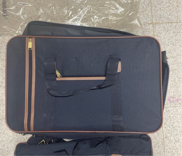 Juego de 4 maletas de viaje nuevas