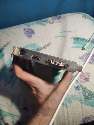 Gráfica  Nvidia GeForce 9500 GT 512mb