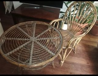 Conjunto Mesa y dos sillones de caña