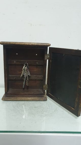 Mueble para guardar llaves.