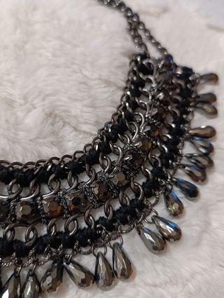 Collar negro y plateado Zara