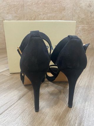 SANDALIAS NEGRAS TACON FIESTA A ESTRENAR