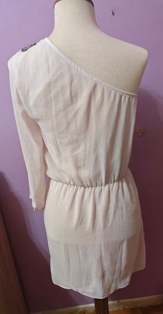 Vestido Stradivarius talla M precio 10 .