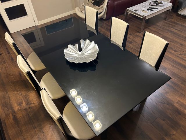 Mesa de comedor con 6 sillas