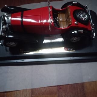 Maqueta coche bburago