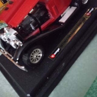 Maqueta coche bburago