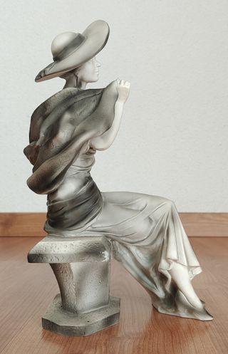 Figura decorativa mujer