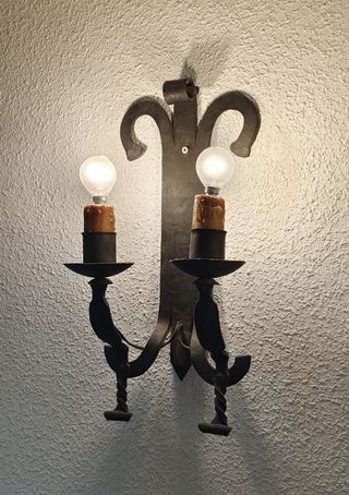 Lámpara hierro forjado de pared estilo castellano