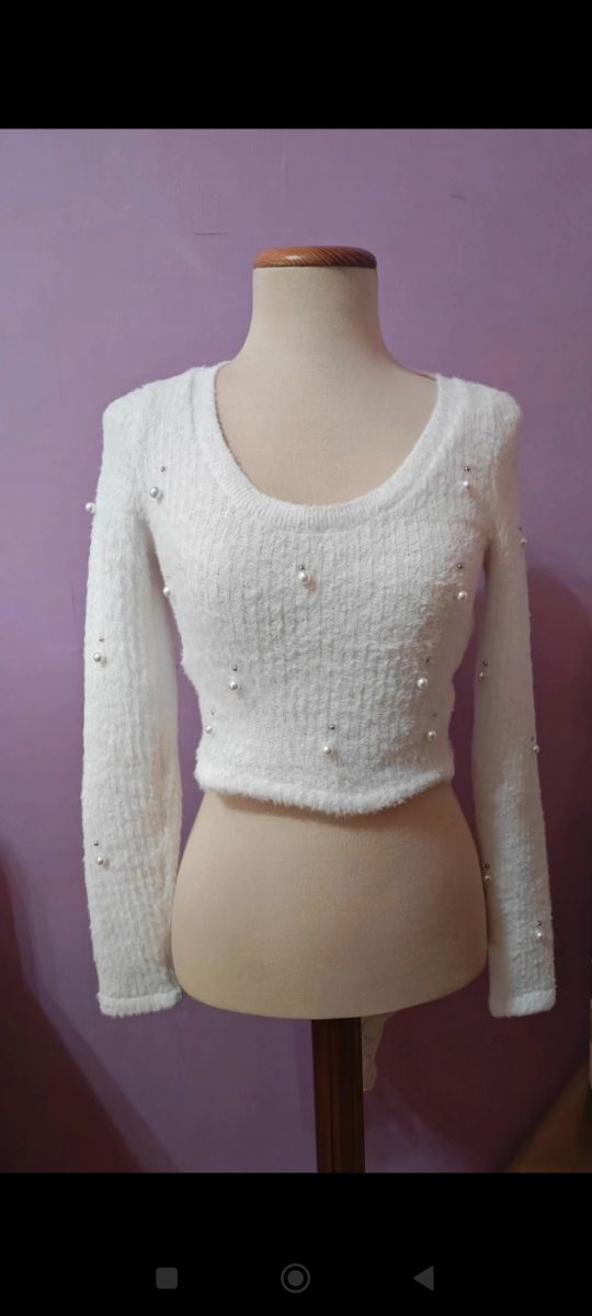 Jersey Bershka talla S precio 6 euros.