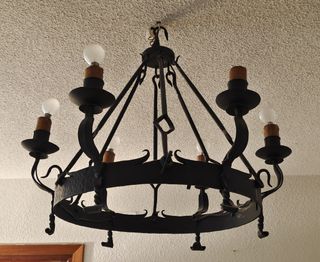Lámpara hierro forjado de techo estilo castellano
