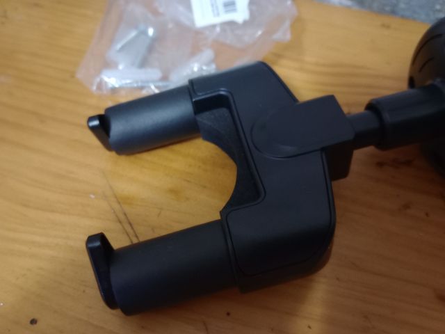 Colgador de sujeción a  pared para guitarras