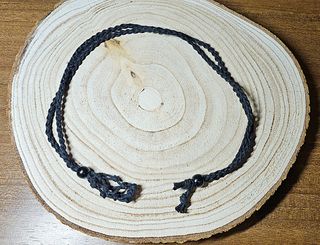 Collar con jaula para minerales