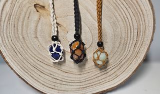 Collar con jaula para minerales