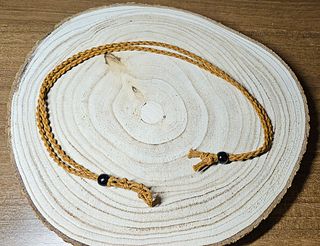 Collar con jaula para minerales
