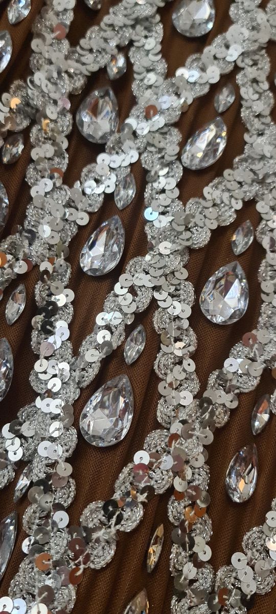 Vestido decorado com cristais
