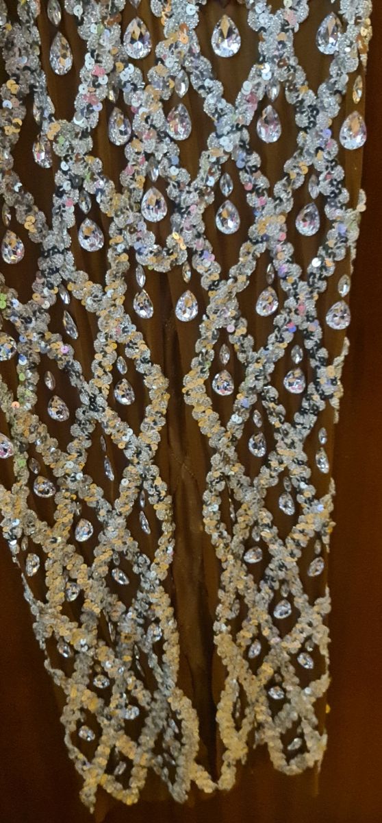 Vestido decorado com cristais