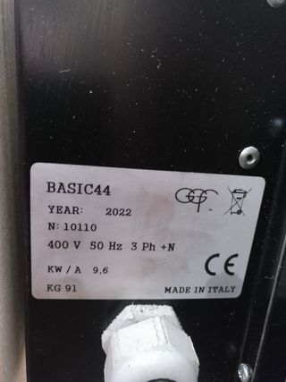 Horno para pizzas dos niveles.