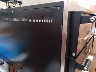 Horno para pizzas dos niveles.