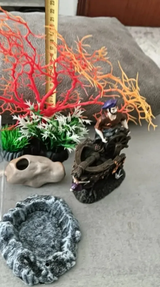 SET SPECIALE DI DECORAZIONI PER ACQUARI.