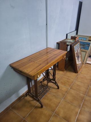 Maquina de coser Sigma con pie