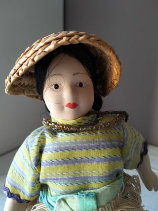 Bambolina in ceramica - Filippine