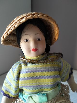 Bambolina in ceramica - Filippine