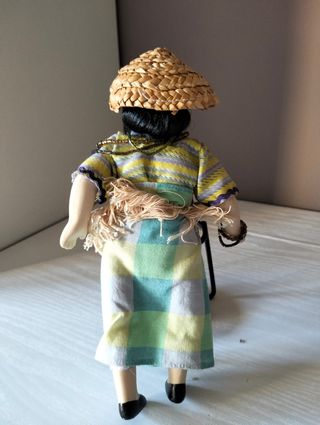 Bambolina in ceramica - Filippine