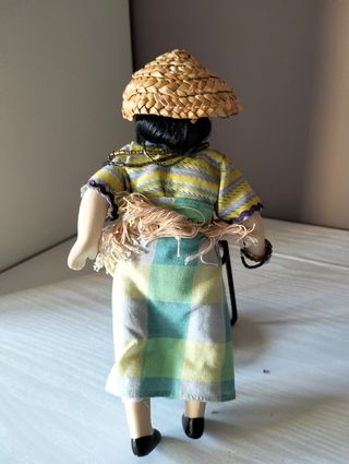 Bambolina in ceramica - Filippine