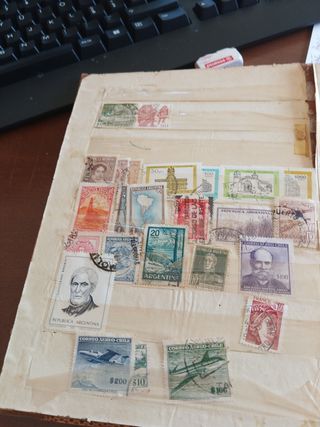 Album francobolli con oltre 300 francobo