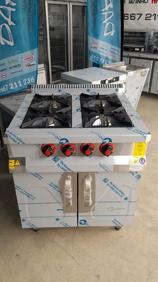 Cocina industrial 4 fuegos con soportes 