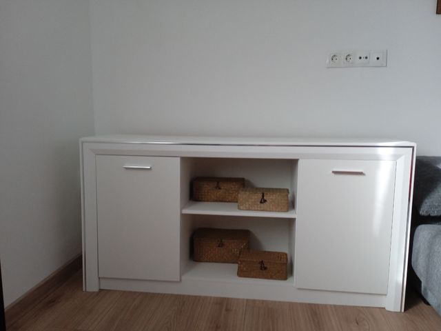 Mueble para televisión, blanco