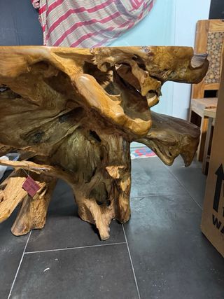 Mesa rústica de madera de olivo artesanal